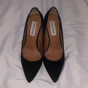Steve Madden Lend Pointed Toe Pump - Size 5 in Black